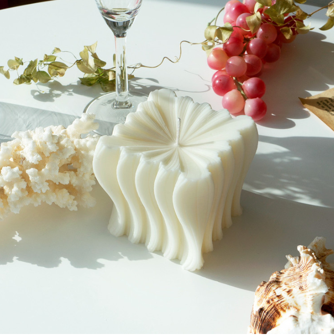 WOOSM Sculptural Candle Gothic